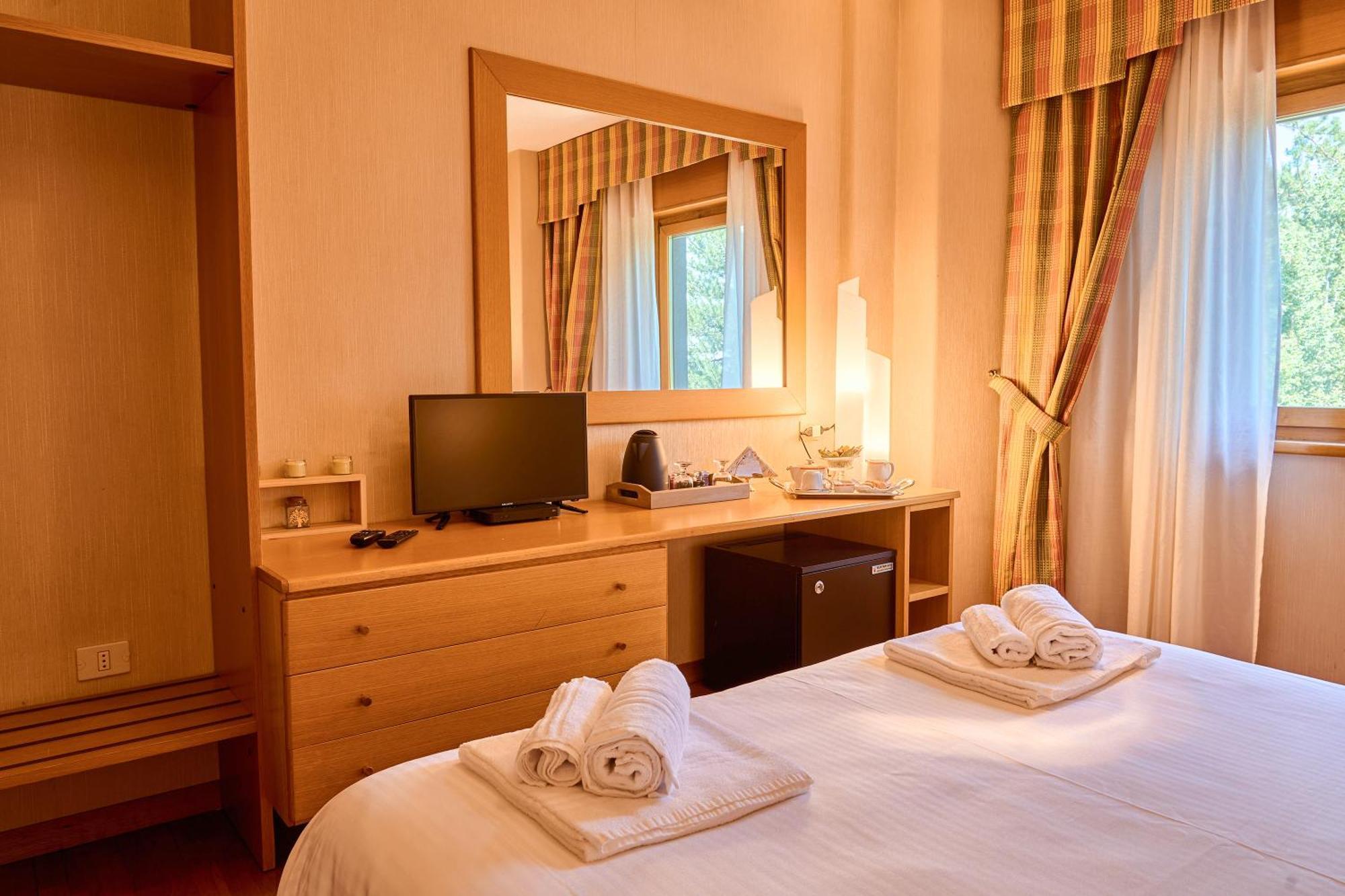 Hotel Camigliatello Камильятелло-Силано Экстерьер фото